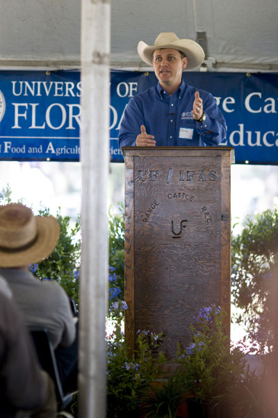 Dr. Joao Vendramini speaks at RCREC Field Day April 16, 2009